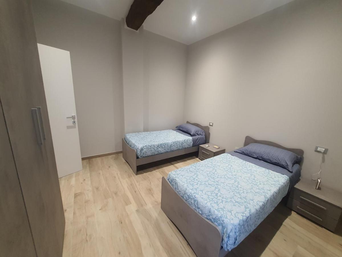 Alloggi Di Porta Po Apartment Cremona Bagian luar foto